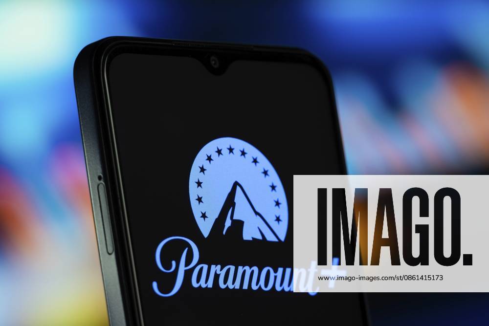 New York, Vereinigte Staaten — 8. Juli 2026: Das Paramount+ Logo ist auf einem Smartphone zu sehen New York, United States- 8 July 2026: Paramount+ logo is seen on a smartphone