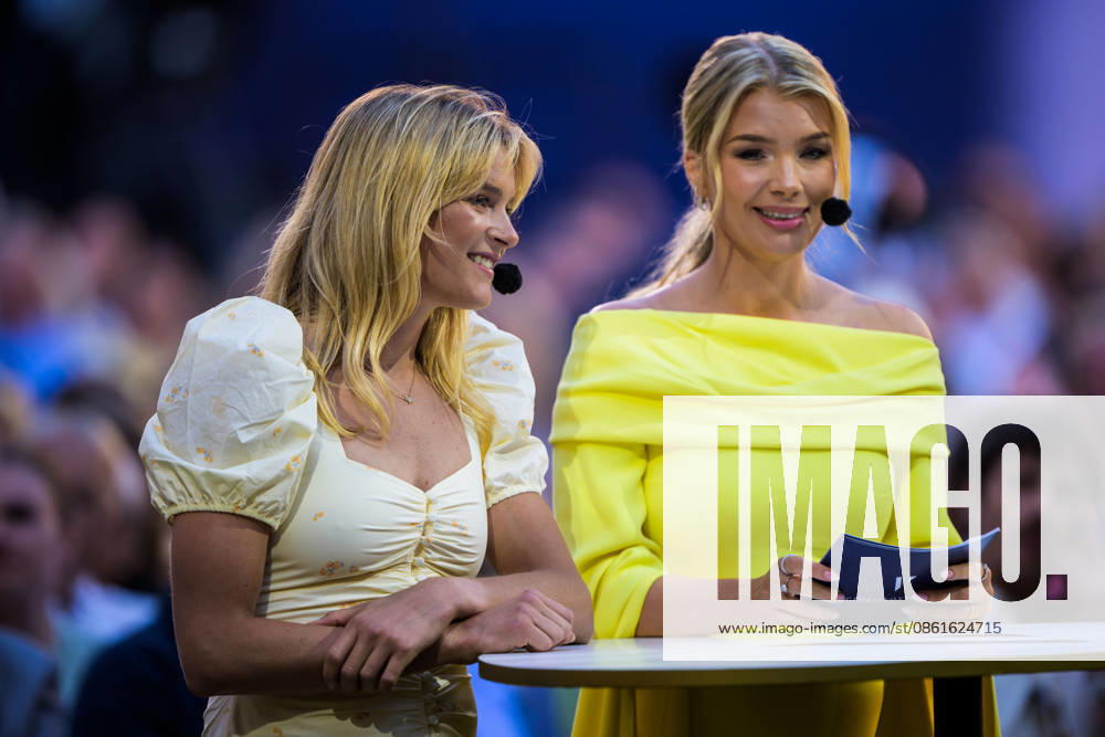 Award recipient Frida Karlsson and host Kristina Petrushina during the Victoria Prize ceremony on July 14, 2026, in Borgholm