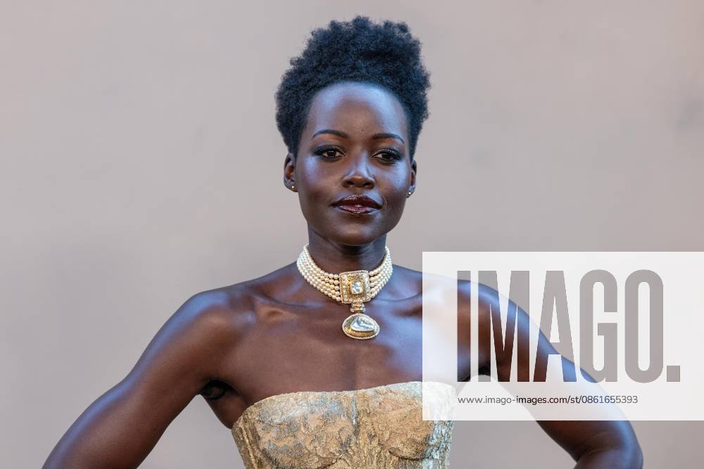 Entertainment Themen der Woche KW29 July 14, 2026, Bronx, New York, USA: Lupita Nyong o wearing dress by Nicholas Oakwell Couture and jewelry by Sabyasachi attends premiere of The Odyssey at AMC Lincoln Square in New York, NY on July 14, 2026. Bronx USA - ZUMAr339 20260714_znp_r339_024
