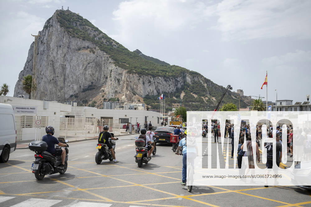People enter Gibraltar after old border fences removed in La Linea LA LINEA DE LA CONCEPCION, SPAIN - JULY 15: Citizens, tourists, and workers enter Gibraltar after all the fences are removed in La Linea de la Concepcion, Spain, on July 15, 2026. Marcos Moreno Anadolu La Linea de la Concepcion Spain. Editorial use only. Please get in touch for any other usage.