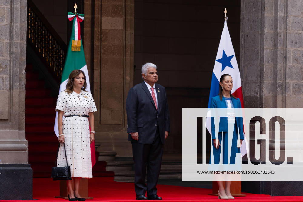 The President of Mexico, CLAUDIA SHEINBAUM PARDO, welcomed the President of Panama, JOSo° RAoÅ¡L MULINO QUINTERO, accompanied by his wife, MARICEL COHEN, at the National Palace, where the two leaders held a bilateral meeting before issuing a joint statement to the media during Mulinos official visit to Mexico. Mexico City Mexico - ZUMAl178 20260715_znp_l178_010