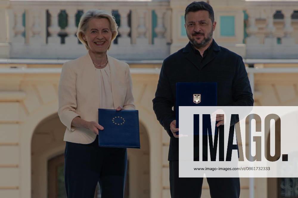 Ukrainian President Volodymyr Zelensky and European Commission President Ursula von der Leyen attend the Ukraine Southeast Europe Summit in Kyiv, reaffirming the European Union s support for Ukraine. - 15 07 2026 - Ukraine Kyiv Oblast Kyiv () - LouisxLemaire-Sicrex Pictorium LePictorium_0339035