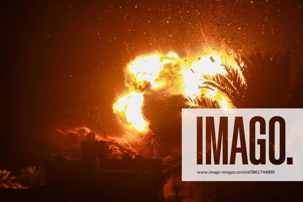 Israeli army continues its attacks on the Gaza Strip ?????? DEIR AL BALAH, GAZA, PALESTINE - JULY 15: Thick flames and smoke rise after Israeli forces violated the ceasefire and carried out an airstrike on the Baraka family s house in Deir al-Balah, Gaza, Palestine, on July 15, 2026. Abdalhkem Abu Riash Anadolu Deir al-Balah Gaza. Editorial use only. Please get in touch for any other usage.