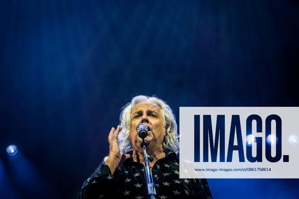 The British progressive rock band Marillion will perform at Haus Auensee in Leipzig on July 15, 2026. The current lineup for the tour includes singer Steve Hogarth, guitarist Steve Rothery, keyboardist Mark Kelly, bassist Pete Trewavas, drummer Ian Mosley, and percussionist Andy Gangadeen. The concert is part of the M