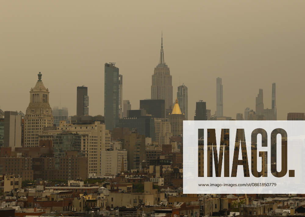 KW29 Smoke from wildfires in Canada drop hazy skies on the Manhattan skyline in the mid morning on Thursday, July 16, 2026 in New York City. All of New York State, including New York City, and parts of New Jersey are under an Air Quality Advisory due to the smoke from more than 100 wildfires burning in Canada. NYP202607161001 JOHNxANGELILLO