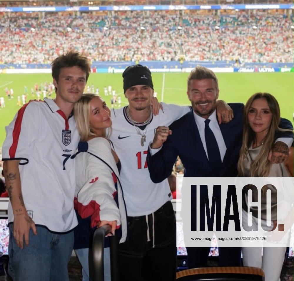 Les cà là britàs en vacances Les cà là britàs en vacances David & Victoria Beckham, Romeo , Cruz assistent au match Angleterre Argentien