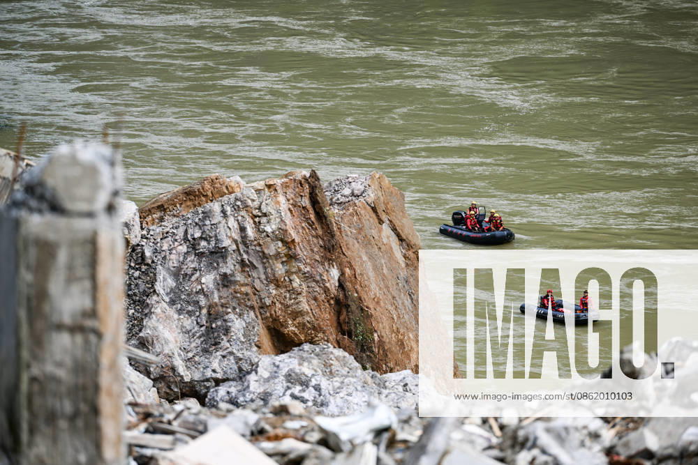 (260718) -- CHONGQING, July 18, 2026 -- Rescuers work at the site of a mountain collapse in Pengshui Miao and Tujia Autonomous County, southwest China s Chongqing Municipality, July 18, 2026. The geological disaster occurred at 9:08 a.m. on Friday in the Hanjia sub-district of Pengshui Miao and Tujia Autonomous County in Chongqing, burying more than 10 residential buildings, while leaving some local residents trapped and unaccounted for. More than 800 rescuers and over 1,100 sets of equipment have been deployed for on-site search and rescue operations. ) CHINA-CHONGQING-MOUNTAIN COLLAPSE-RESCUE (CN) WangxQuanchao