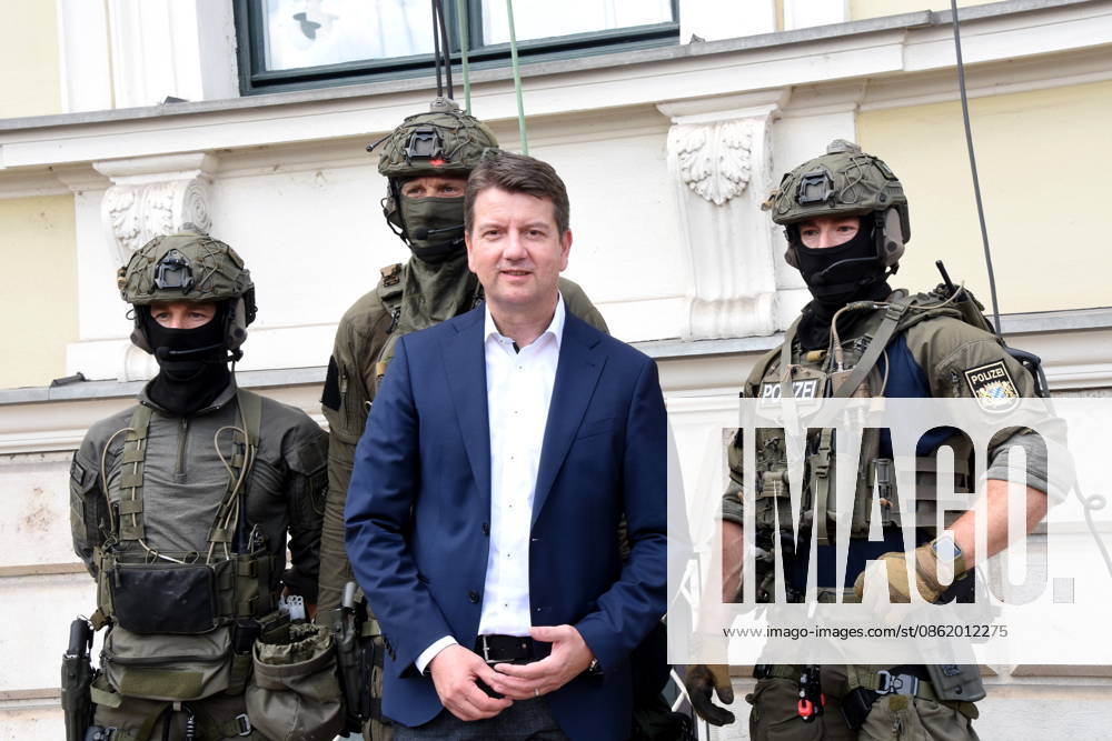 Sandro Kirchner, State Secretary, Rappel Operation with Special Forces, Munich, July 18, 2026, Ludwigstrasse, Ministry of the Interior, 80th Anniversary of the Bavarian Police, Photo, Munich