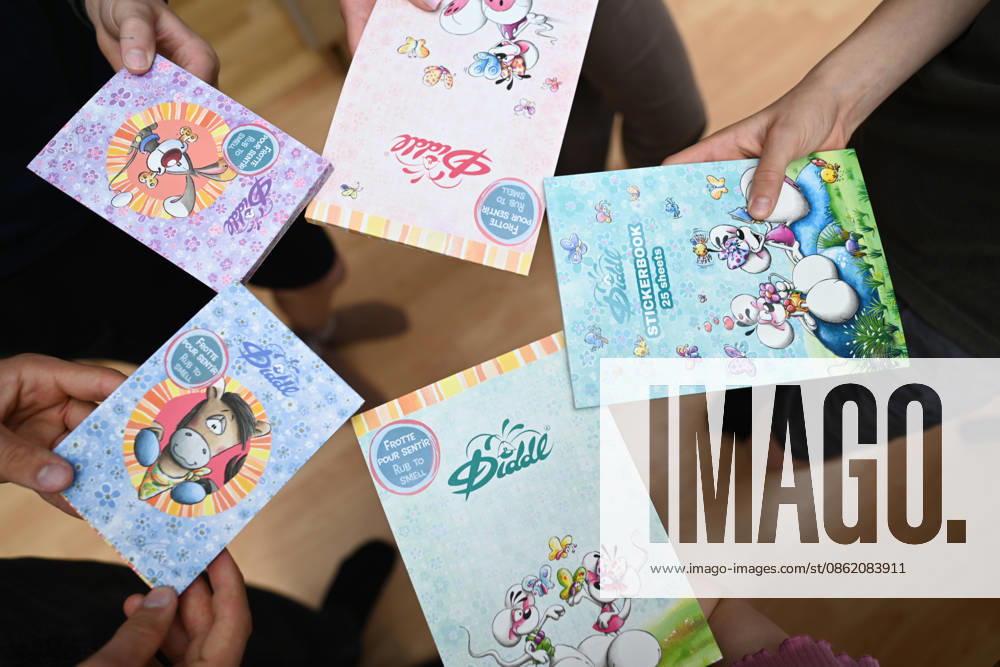 Diddl Celebrates a Comeback in Germany; Children Hold the Latest Diddl Notebooks After more than a decade, the iconic plush mouse is returning to the German market, prompting many people to look back nostalgically on their school days. Berlin, Berlin, Germany