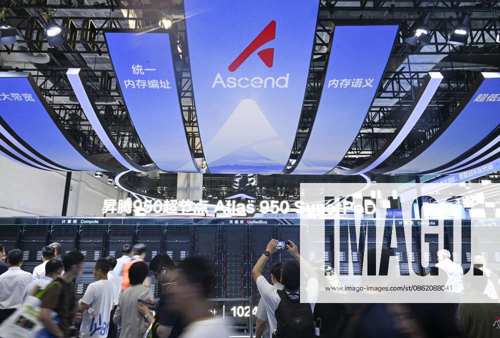(260719) -- SHANGHAI, July 19, 2026 -- People view the Atlas 950 SuperPoD of Huawei displayed during the 2026 World AI Conference and High-Level Meeting on Global AI Governance in Shanghai, east China, July 19, 2026. The 2026 World AI Conference (WAIC) and High-Level Meeting on Global AI Governance opened here on Friday. A group of domestic supernode products draw public attentions during the event. ) CHINA-SHANGHAI-WORLD AI CONFERENCE-DOMESTIC AI SUPERNODES (CN) ChenxHaoming