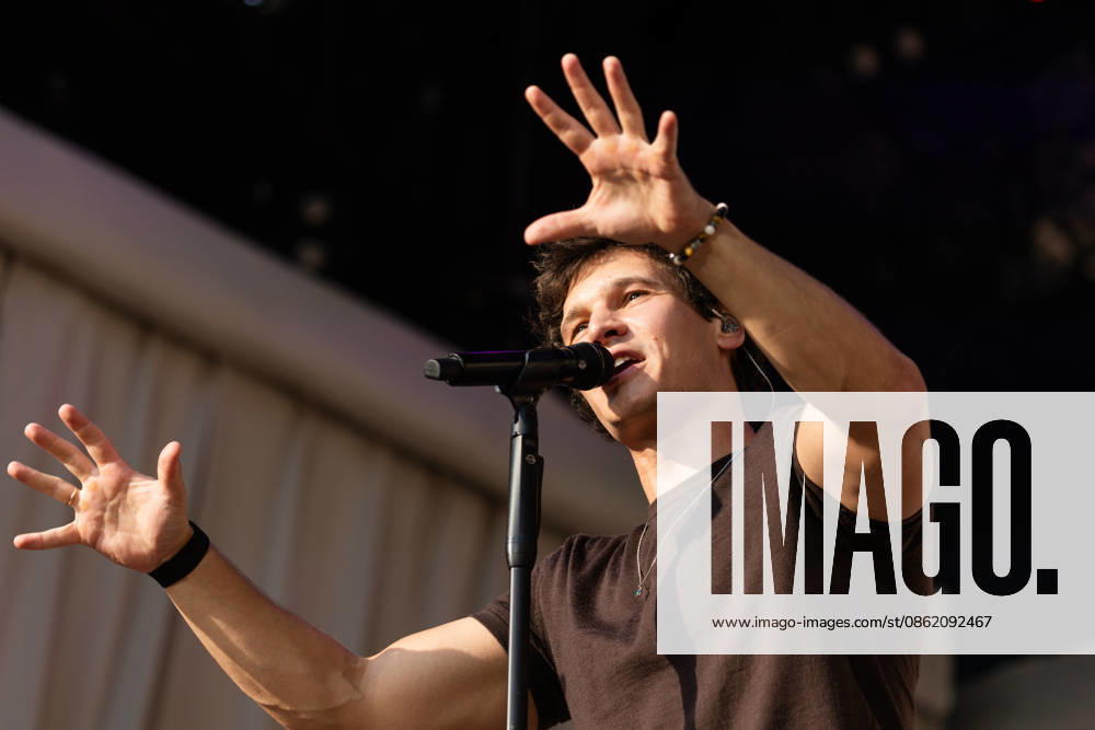 Locarno, Piazza Grande, Moon and Stars 2026 Locarno Wincent Weiss, Wincent Weiss (lead vocals) Locarno Piazza Grande Ticino Switzerland