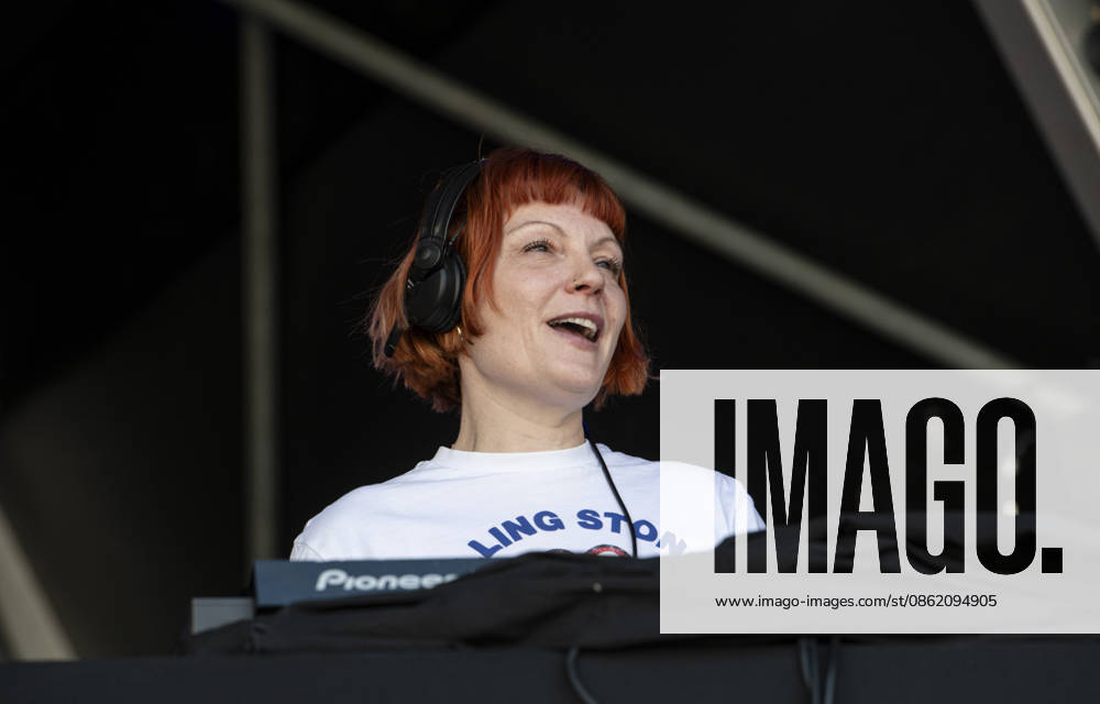 Sunta Templeton DJing at Somerset House Summer Series, London 19 July 2026 Sunta Templeton DJing at Somerset House Summer Series, London 19 July 2026 Sunta Templeton is a Radio X DJ, Credit:Dafydd Owen Dafydd Owen - B5377 Avalon United Kingdom, London