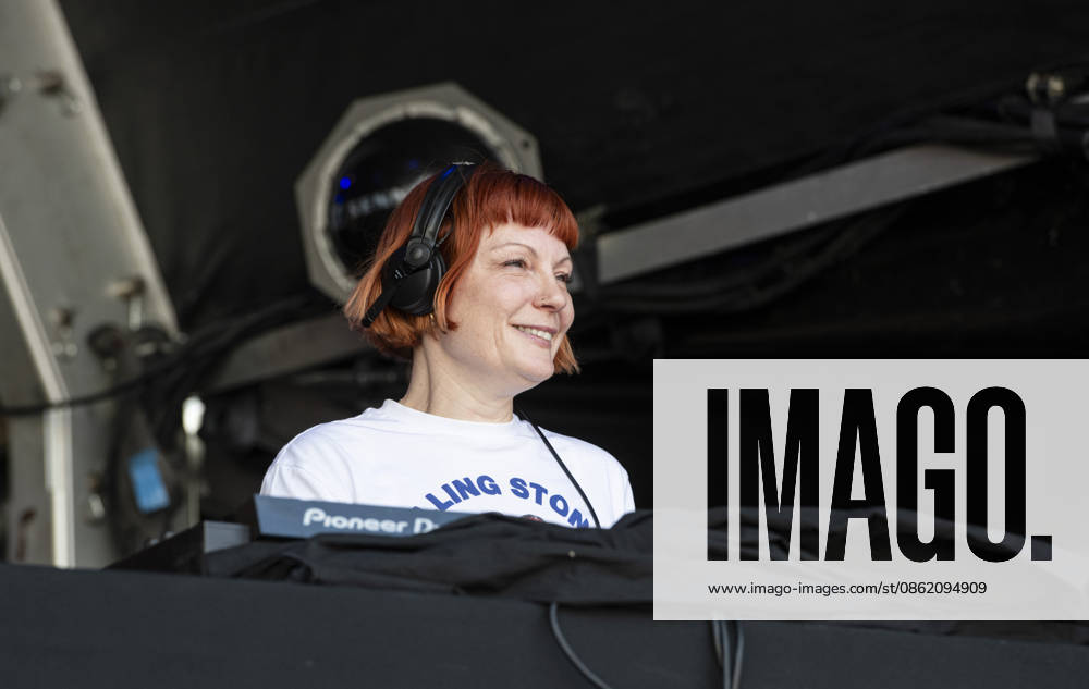 Sunta Templeton DJing at Somerset House Summer Series, London 19 July 2026 Sunta Templeton DJing at Somerset House Summer Series, London 19 July 2026 Sunta Templeton is a Radio X DJ, Credit:Dafydd Owen Dafydd Owen - B5377 Avalon United Kingdom, London