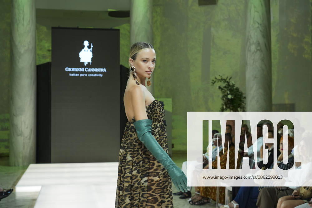 IPA86820004 - Rome Giovanni CannistrÃ s fashion show at the Rome Fashion Show Haute Couture 2026 at the Salone delle Colonne In the photo: Giovanni CannistrÃ