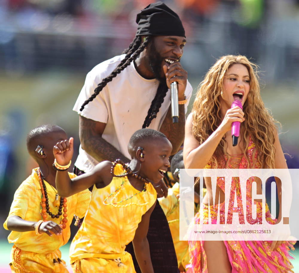 Columbian singer and superstar SHAKIRA, 49, and Nigerian singer, songwriter, and record producer BURNA BOY, 35, performing at the half time show during the July 19th FIFA World Cup 2026 Final Match between Spain and Argentina at MetLife Stadium in East Rutherford, New Jersey. Match 104 in long epic tournament. Shakira sang with Burna Boy Dai Dai, the official song of the 2026 World Cup and one of the shows strongest moments. East Rutherford USA - ZUMAs325 20260719_zsp_s325_029