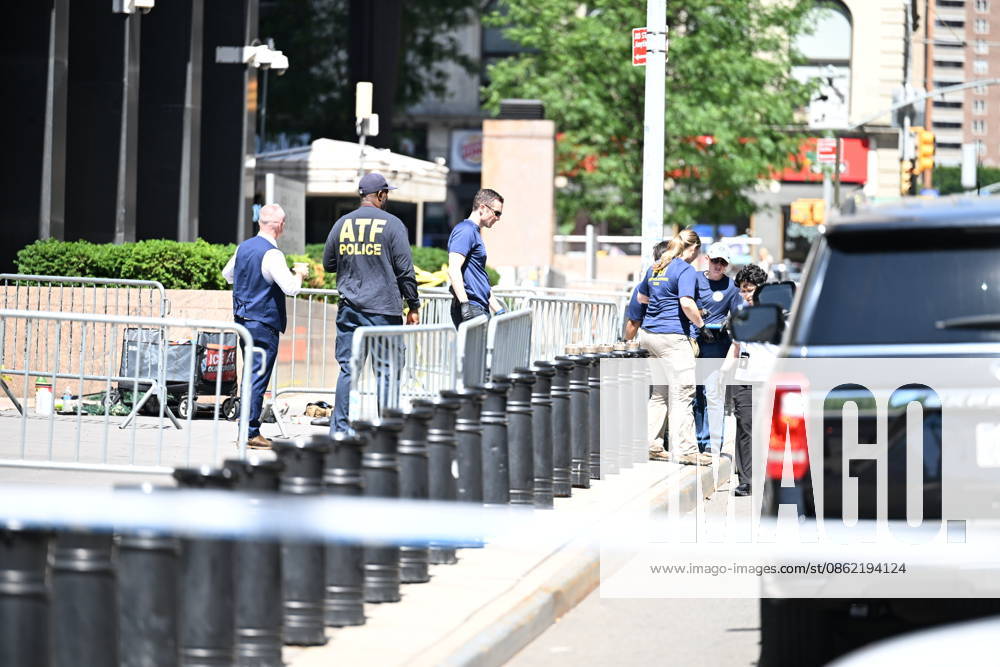 FBI responds to device detonation outside 26 Federal Plaza in New York NEW YORK, USA - JULY 20: Members of the FBI Evidence Response Team and other federal agents investigate the scene where an incendiary device was detonated outside of 26 Federal Plaza in Manhattan, New York, United States on July 20, 2026. Monday morning the incident occurred and federal authorities are investigating the crime scene. The suspect was taken into custody and the FBI Joint Terrorism Task Force is investigating. Kyle Mazza Anadolu New York United States. Editorial use only. Please get in touch for any other usage.