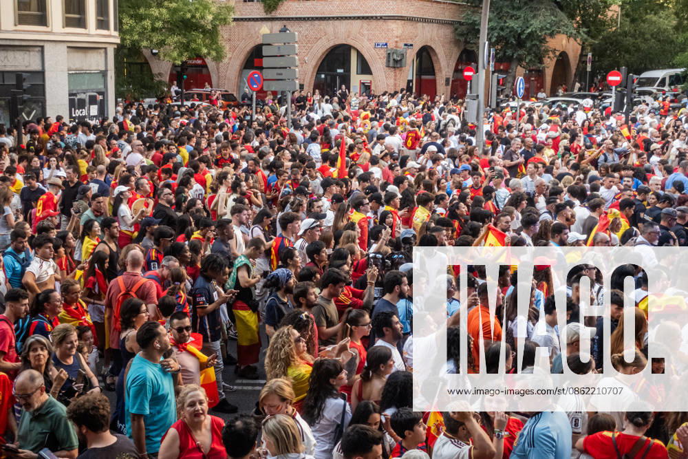 Fans wave to the national team s bus during the Spanish national team s victory parade celebrating their win at the 2026 World Cup, on July 20, 2026, in Madrid, Spain. The Spanish national team became the 2026 World Cup champion yesterday. Fans wave to the national team’s bus during the Spanish national team’s victory parade for winning the 2026 World Cup, on July 20, 2026, in Madrid, Spain. The Spanish national team became the 2026 World Cup champion yesterday after defeating Argentina 1–0 with a goal by Ferrán Torres, César Vallejo, and Rodríguez, Spain