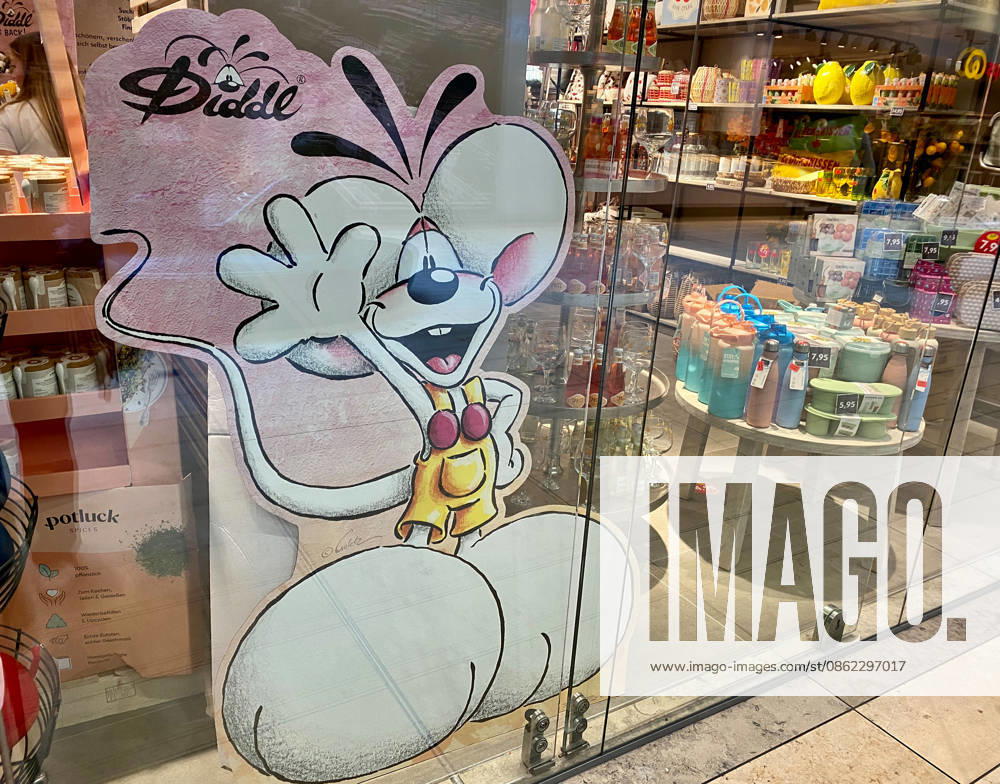 Germany, North Rhine-Westphalia, Toys, Gift Items, Diddl is Back —the plush mouse s comeback has sparked a new craze, Germany