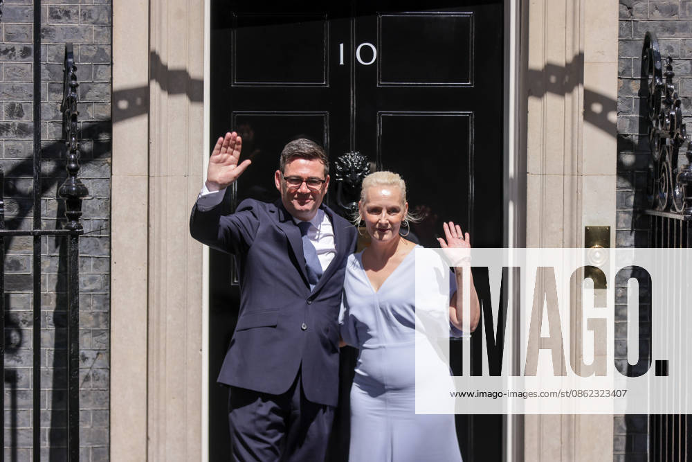 UK Prime Minister Andy Burnham and wife Marie-France van Heel pose for photos outsite No.10 Downing Street. London United Kingdom - ZUMAs197 20260720_aaa_s197_611
