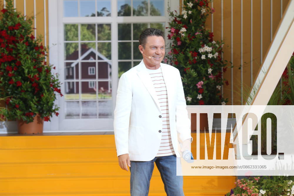 Stefan Mross on the ARD TV show *Immer wieder sonntags* at Europa-Park Rust