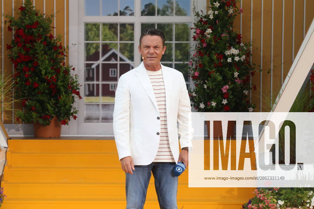 Stefan Mross on the ARD TV show *Immer wieder sonntags* at Europa-Park Rust