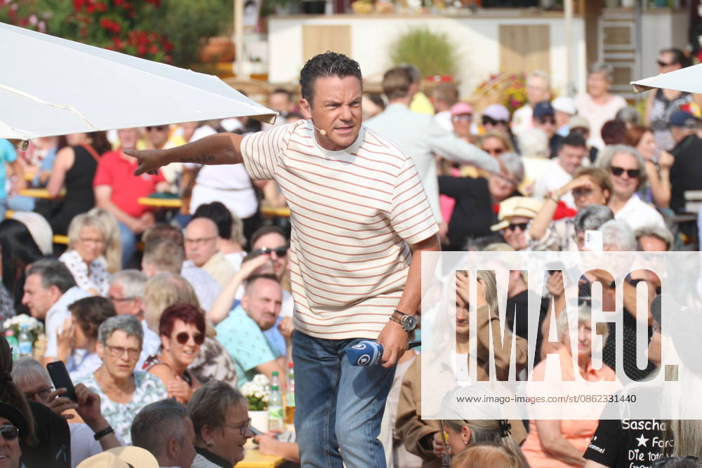 Stefan Mross on the ARD TV show *Immer wieder sonntags* at Europa-Park Rust