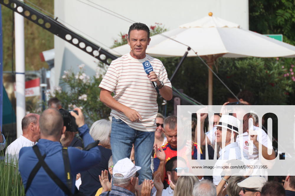 Stefan Mross on the ARD TV show *Immer wieder sonntags* at Europa-Park Rust