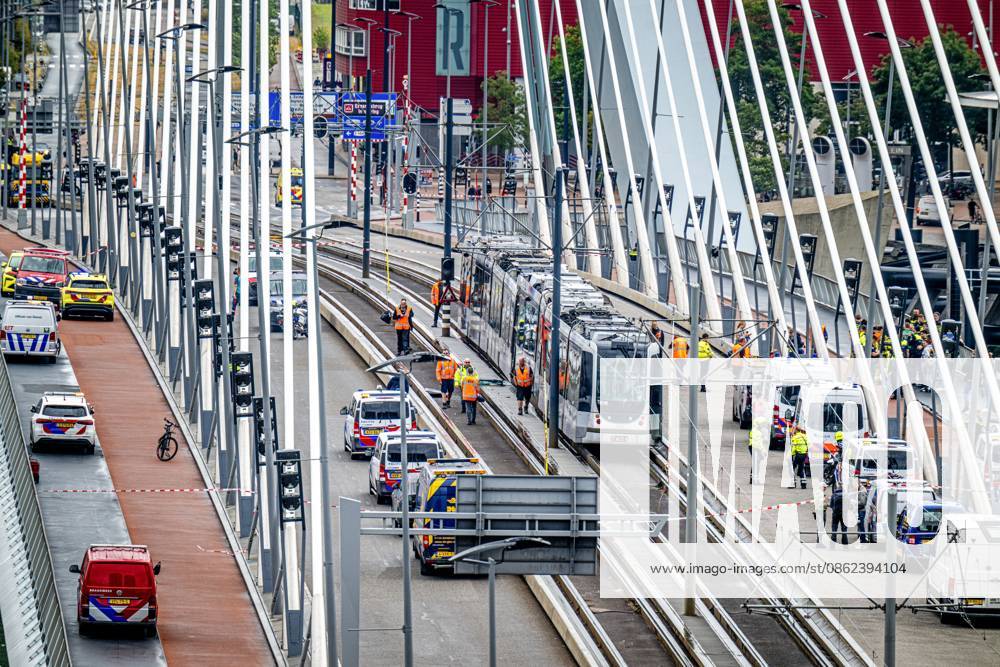 ROTTERDAM - Two trams collided on the Erasmus Bridge in Rotterdam. Eighteen people were injured in the incident, two of them seriously, the safety region reports. FRANK DE ROO ANP netherlands out - belgium out