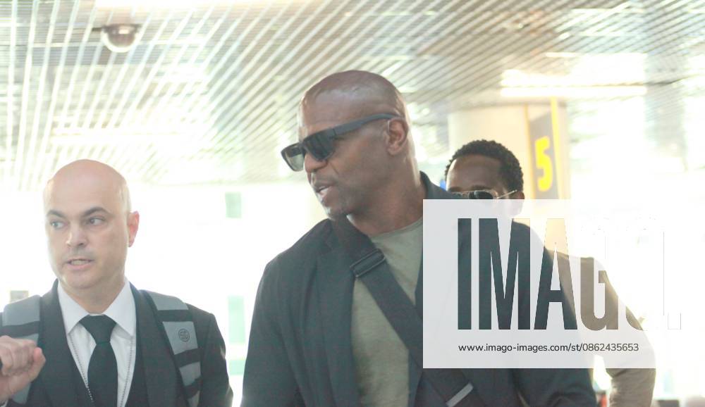 Actor Terry Crews arrives at Santos Dumont Airport in Rio de Janeiro. Rio de Janeiro (RJ), 07 22 2026 - Terry Crews Series White Chicks - Actor Terry Crews landed at Santos Dumont Airport in Rio de Janeiro on July 22, 2026. The star of White Chicks and Everybody Hates Chris was greeted by fans. The 57-year-old actor is in the country for a series of professional commitments, including the premiere as host of the culinary reality show The Battle of the 100 Cooks, which will air on Discovery Home & Health and HBO Max.(Foto: Onofre Veras Thenews2 imago images) Actor Terry Crews arrives at Santos Dumont Airport in Rio de Janeiro.