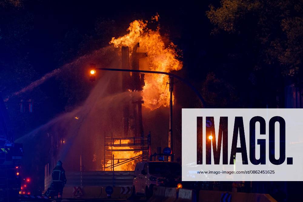 #2 At least 6 people affected by a fire caused by a gas leak in Plaça de Sants in Barcelona. The fire occurred on July 22, 2026, in Barcelona, Catalonia, Spain The Barcelona Fire Department deployed nine crews Wednesday night to respond to a fire caused by a gas leak at Plaça de Sants, with at least six people affected, according to sources at Barcelona City Hall. The gas leak occurred this afternoon during accessibility construction work at the entrances to the Plaça de Sants Metro station. Lorena Sopê BARCELONA BARCELONA Spain