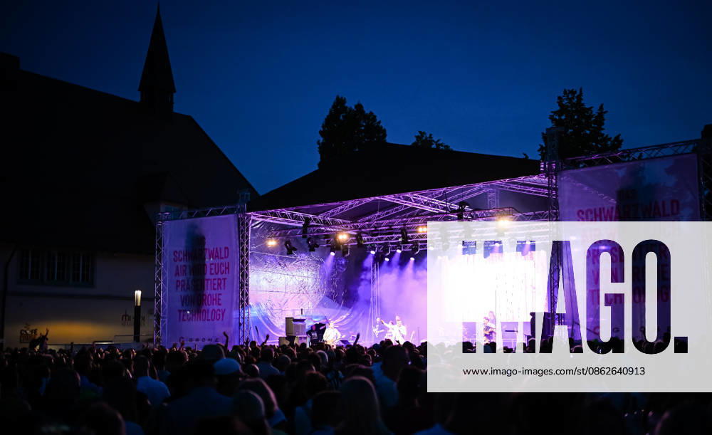 Black Forest Air Open Air Festival on the Market Square Opening act: Die Dorfrocker