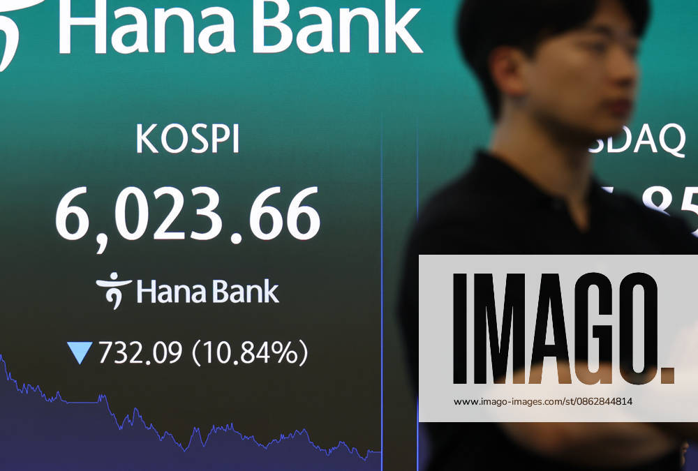 KOSPI sinks over 10 pct KOSPI sinks over 10 pct A financial data screen in the dealing room of Hana Bank in Seoul on July 28, 2026, shows the benchmark Korea Composite Stock Price Index having lost 732.09 points, or 10.84 percent, to close at 6,023.66. South Korean stocks crashed as investors sold off tech shares on intensifying doubts over the future of large-scale investment into artificial intelligence infrastructure. (Yonhap) 2026-07-28 16:11:57 < 1980-2026 YONHAPNEWS AGENCY. .> ¼­¿ïÆ¯º°½Ã