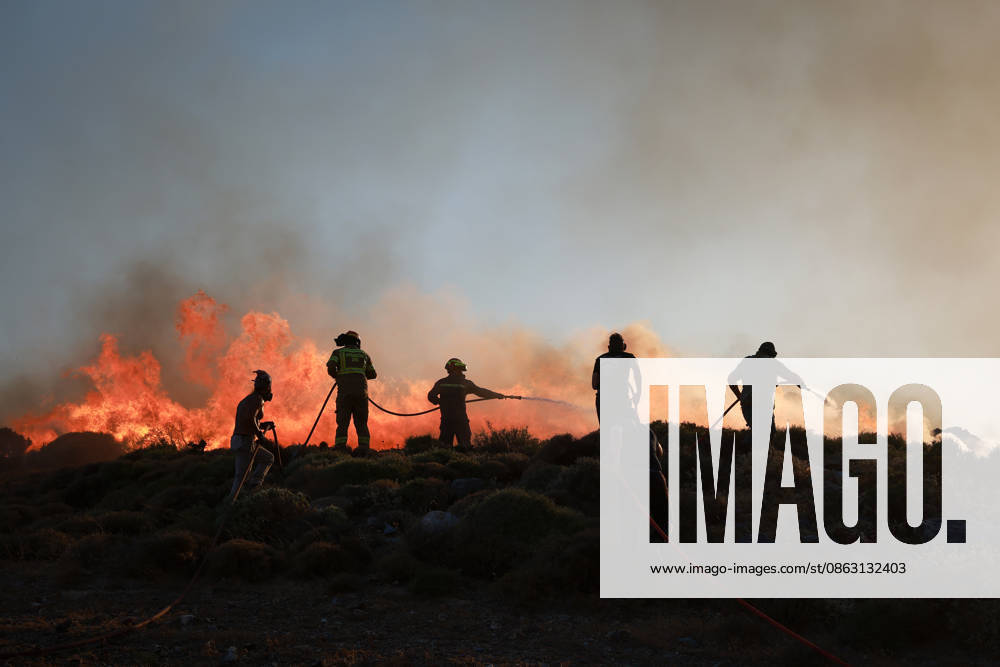 Wildfires continue in Rethymno region of Crete CRETE, GREECE - JULY 31: Firefighters battle a wildfire burning near the village of Drimiskos in the Rethymno region on the island of Crete, Greece, on July 31, 2026. Costas Baltas Anadolu Crete Greece. Editorial use only. Please get in touch for any other usage.