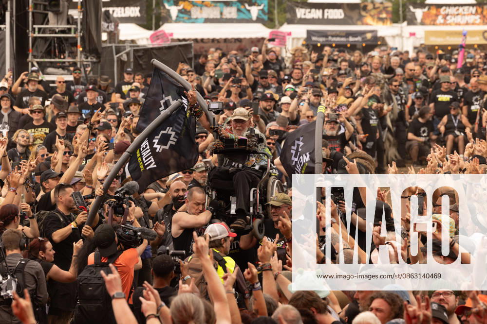 The 35th Wacken Open Air: Friday, Headliner Day, and Friday is Flyday, when people with disabilities—including those in wheelchairs—crowd-surfed. With temperatures that were almost mild, Friday at the Wacken Open Air once again broke all records. All day long, fans waited not only for Judas
