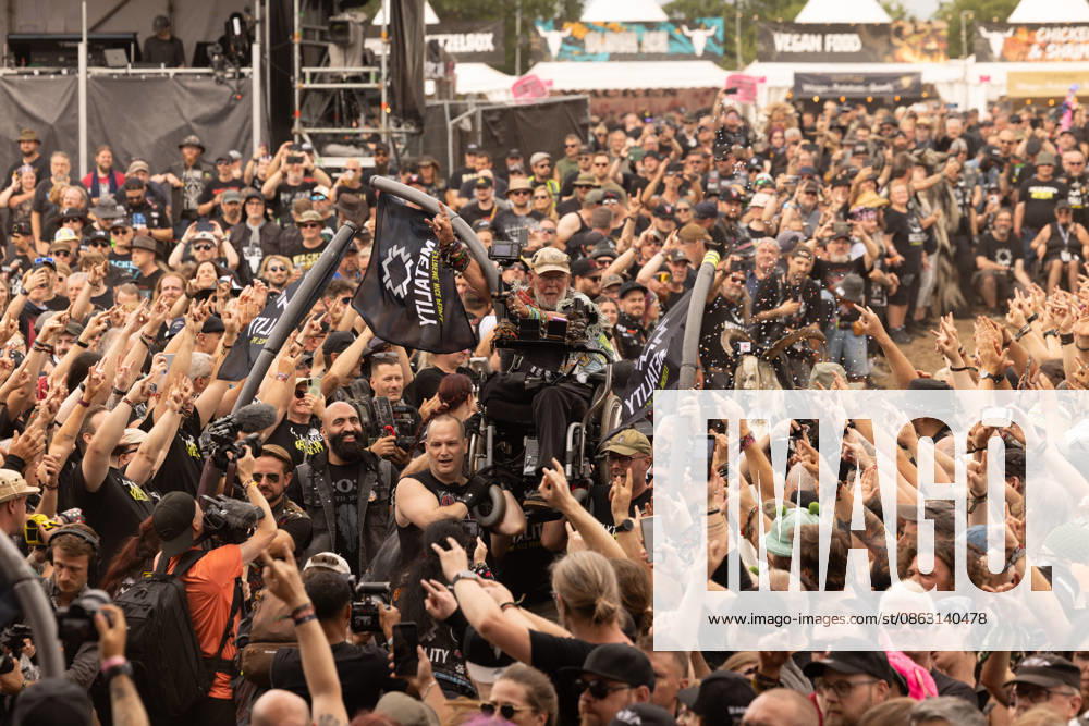 The 35th Wacken Open Air: Friday, Headliner Day, and Friday is Flyday, when people with disabilities—including those in wheelchairs—crowd-surfed. With temperatures that were almost mild, Friday at the Wacken Open Air once again broke all records. All day long, fans waited not only for Judas