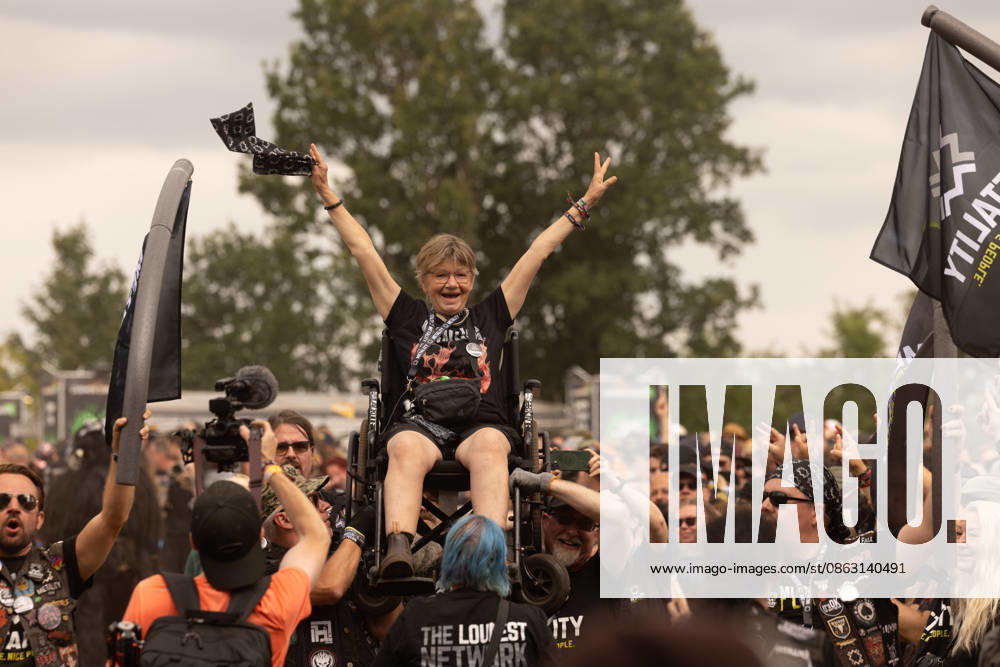 The 35th Wacken Open Air: Friday, Headliner Day, and Friday is Flyday, when people with disabilities—including those in wheelchairs—crowd-surfed. With temperatures that were almost mild, Friday at the Wacken Open Air once again broke all records. All day long, fans waited not only for Judas
