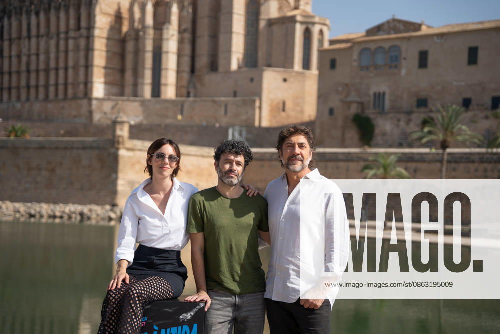 Sorogoyen Presents *El ser querido* in Palma Director Rodrigo Sorogoyen (c) and actors Javier Bardem (d) and Vicky Luengo (i) during a press conference to present the film *El ser querido*, at the Victoria Hotel on August 2, 2026, in Palma de Mallorca, Balearic Islands, Spain. El ser querido is a 2026 Spanish film directed by Rodrigo Sorogoyen, co-written with Isabel Pena, and starring Javier Bardem and Vicky Luengo. The film competed in the Official Selection at the 79th Cannes Film Festival and will be released in theaters in Spain on August 26, August 2, 2026 AUGUST 2, 2026 Javier Ferná Palma de Mallorca, Balearic Islands Palma de Mallorca, Balearic Islands Spain
