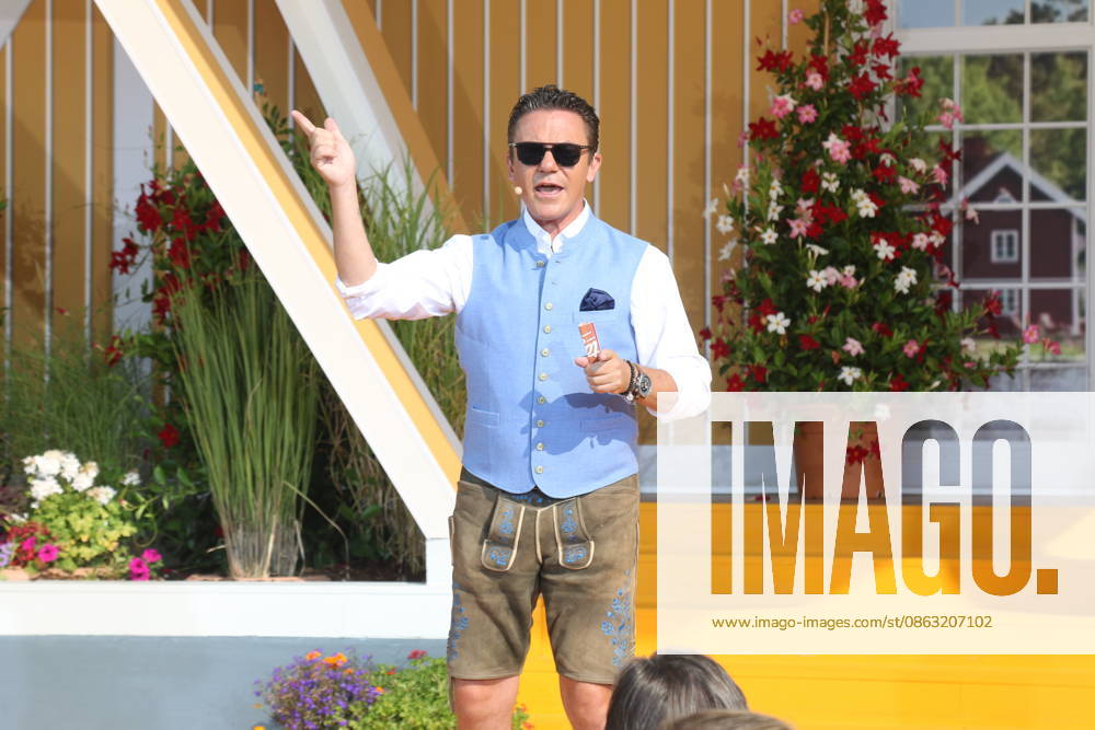 Stefan Mross on the ARD TV show *Immer wieder sonntags* at Europa-Park Rust