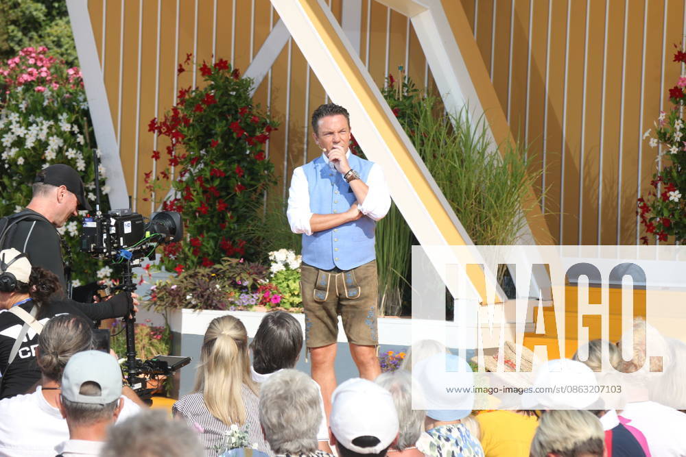 Stefan Mross on the ARD TV show *Immer wieder sonntags* at Europa-Park Rust