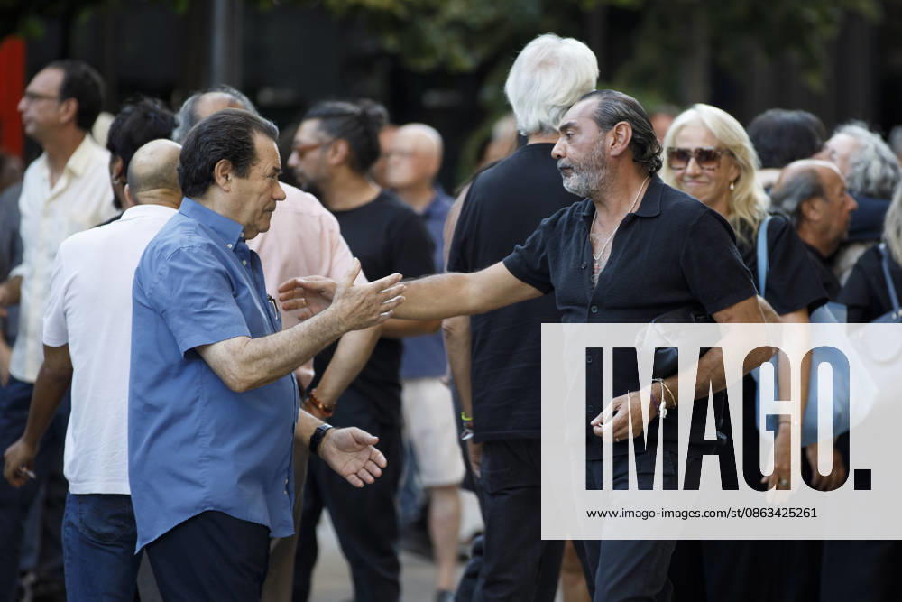 Granada Bids Farewell to Flamenco Guitarist Pepe Habichuela Family and friends of the guitarist, Pepe Habichuela, upon their arrival at the funeral chapel set up at the Isabel la Católica Municipal Theater in Granada, his hometown. August 5, 2026, in Granada, Andalusia, Spain. Guitarist José Antonio Carmona, known as Pepe Habichuela (Granada, 1944), passed away this Tuesday at the age of 82 in Madrid after two years away from the stage due to illness. The musician was awarded the Medal of Merit in Fine Arts in 2018, and last February the government conferred upon him the Grand Cross of the Civil Order of Alfonso X the Wise, and described him as one of the most influential figures in contemporary flamenco guitar. AUGUST 5, 2026 Álex Cá Gran
