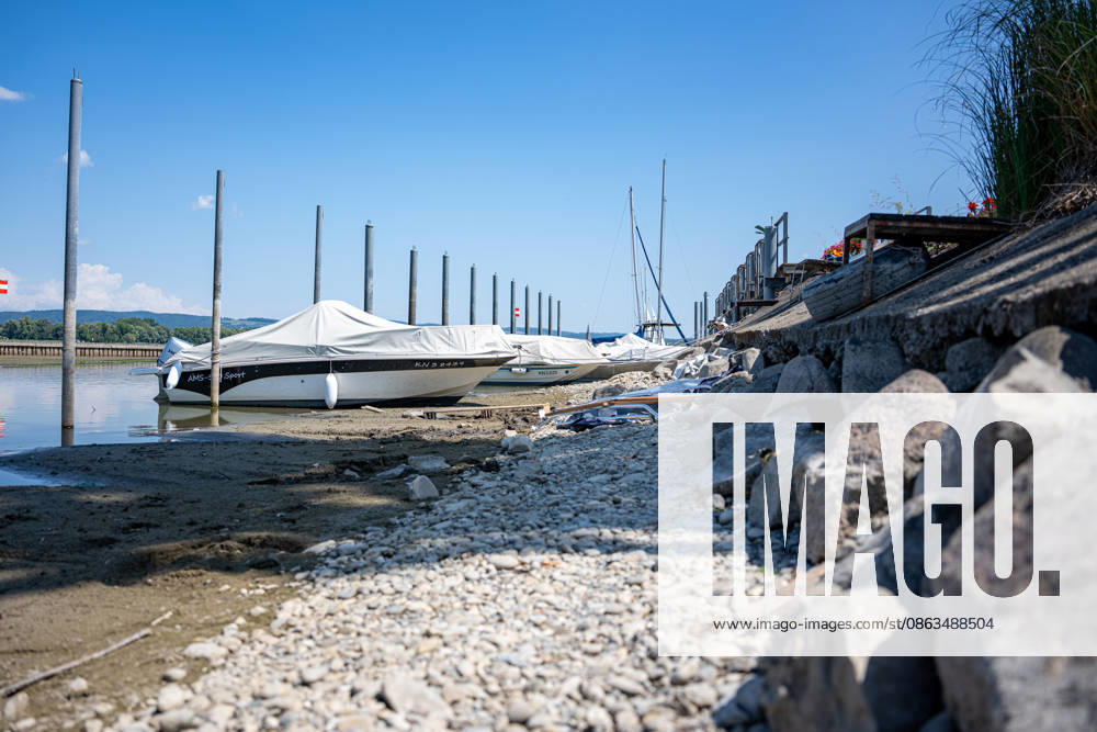 Moos, Lake Constance, low water, water level, drought, climate change, boats, sailboats, motorboats, run aground, shore, shipping, water shortage, drought, heat, summer, Baden-Württemberg, nature, bodies of water, Lake Constance region, environment, tourism, stock photo, summer 2026, Moos, Lake Constance, Baden-Württemberg, Germany