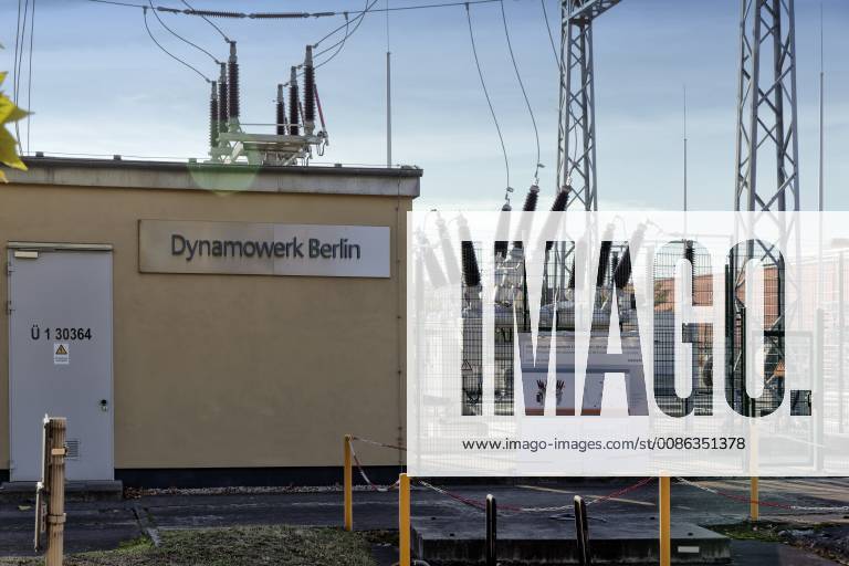 Siemens in Berlin Siemensstadt 2018 10 31 Berlin Germany Berlin Siemensstadt with Siemens branch management Dynamo and Schaltwerk With Berlins support, Siemens plans to set up a campus for science, research and production here and to invest around 600 million euros in this over the next few years