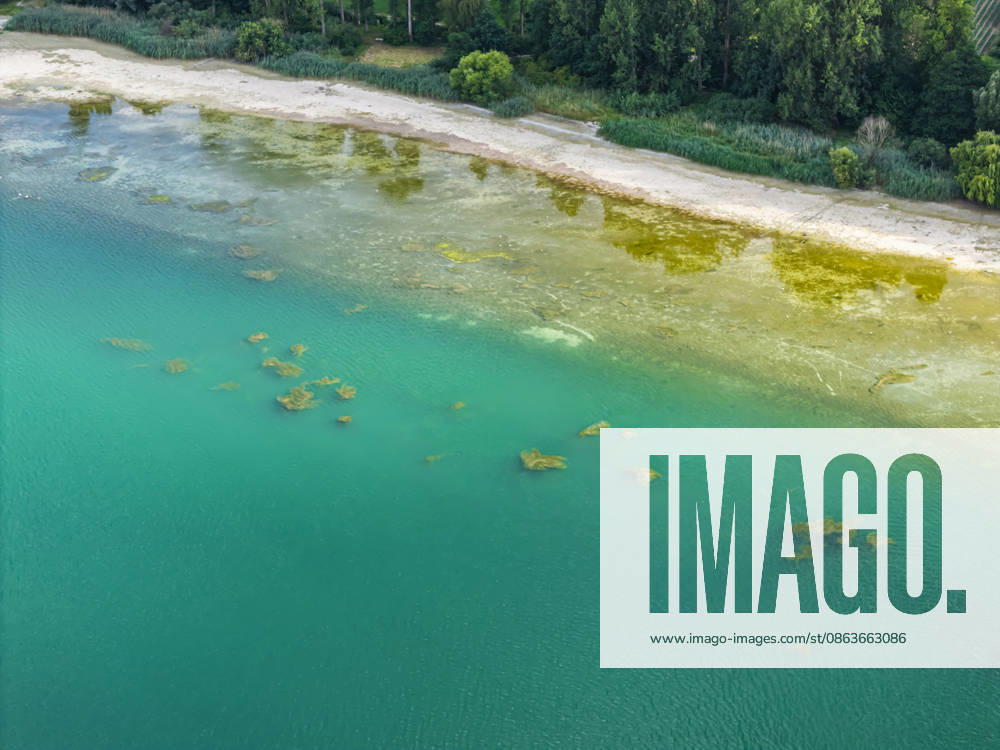 The shore of Lake Constance near Moos with low water levels. The water level has reached a record low due to the hot summer. In many harbors on the Untersee, there is hardly any water left. Moos is located on the shore of Lake Constance on the Höri Peninsula. August 6, 2026, Moos, Baden-Württemberg, Germany
