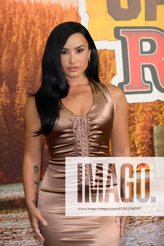BURBANK, USA, August 10, 2026: Demi Lovato at the world premiere of Disney s *Camp Rock 3* at the Walt Disney Studio Lot. Photo by Paul Smith, Featureflash 458817, August 10, 2026, Burbank, CA