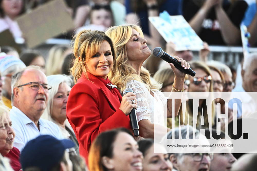 STOCKHOLM, SWEDEN 20260811 Lena Philipsson and host Pernilla Wahlgren during the season s final episode of *Allsang pa Skansen* on Tuesday evening STOCKHOLM SWEDEN