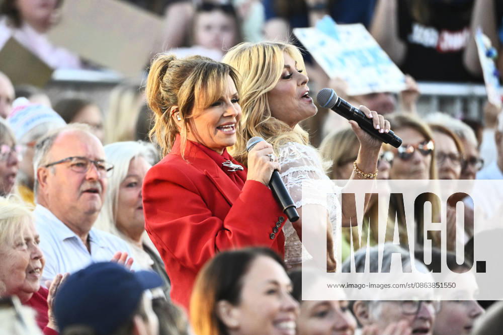 STOCKHOLM, SWEDEN 20260811 Lena Philipsson and host Pernilla Wahlgren during the season s final episode of *Allsang pa Skansen* on Tuesday evening STOCKHOLM SWEDEN
