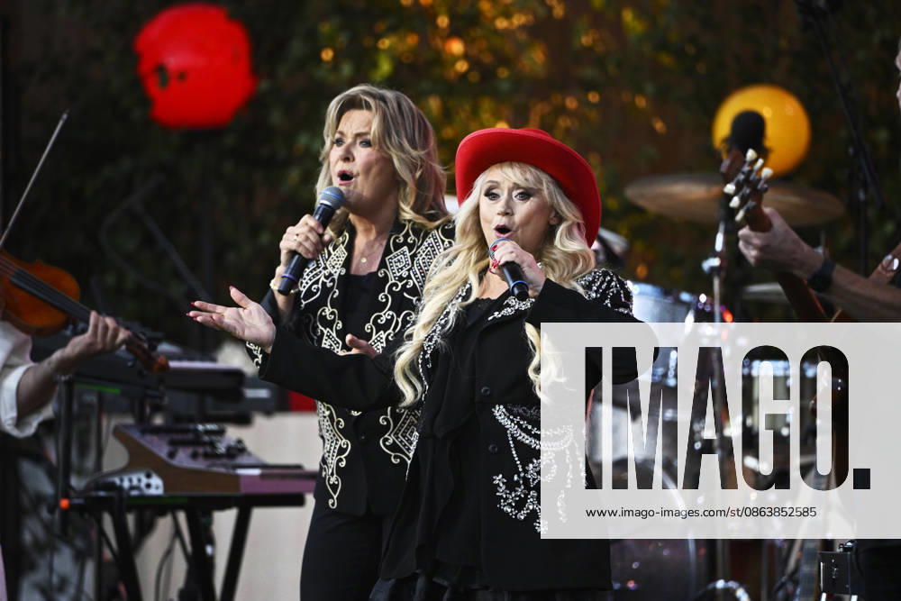 STOCKHOLM, SWEDEN 20260811 Nanne and Bettan Elisabeth Andreassen (left) and Nanne Grönvall (right) perform during the season’s final Allsang pa Skansen on Tuesday evening STOCKHOLM, SWEDEN