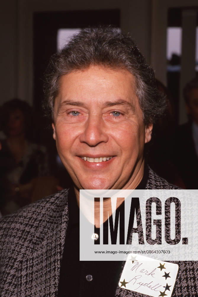 **FILE PHOTO** Mark Rydell Has Passed Away. HOLLYWOOD, CA - JANUARY 22: Director Mark Rydell attends the Roe vs. Wade 16th Anniversary Celebration on January 22, 1989 at the Columbia Bar & Grill in Hollywood, California