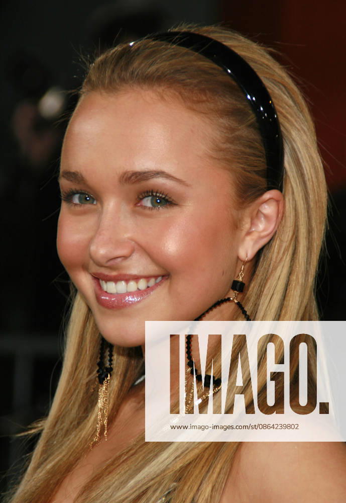 Hollywood, California - Hayden Panettiere. Rocky Balboa Premiere held at Mann s Chinese Theater. Photo