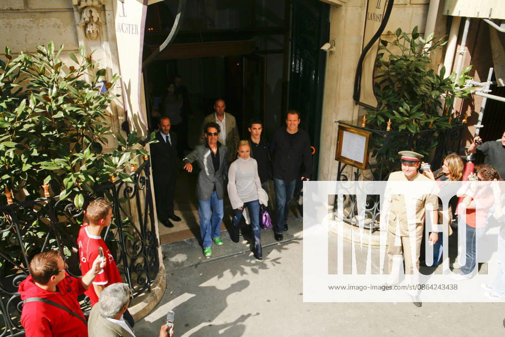EXCLUSIVE: The cast of the series *Heroes* visits Paris—Hayden Panettiere, Milo Ventimiglia, Adrian Pasdar, and Jack Coleman. EXCLUSIVE. Contact us for any web use. 51430 August 29, 2007 Paris, France Panettiere, Hayden Ventimiglia, Milo Pasdar, Adrian Coleman, Jack